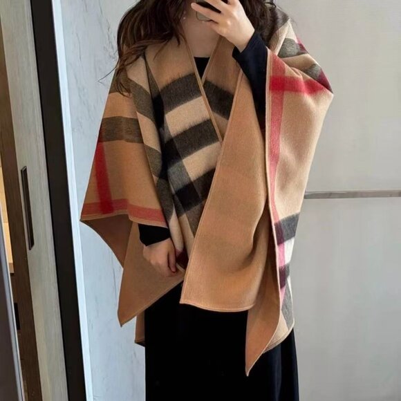 Burberry Camel and Black Check Cape - Picture 2 of 8